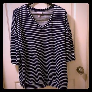 Isabell maternity woman’s ex large sweater shirt